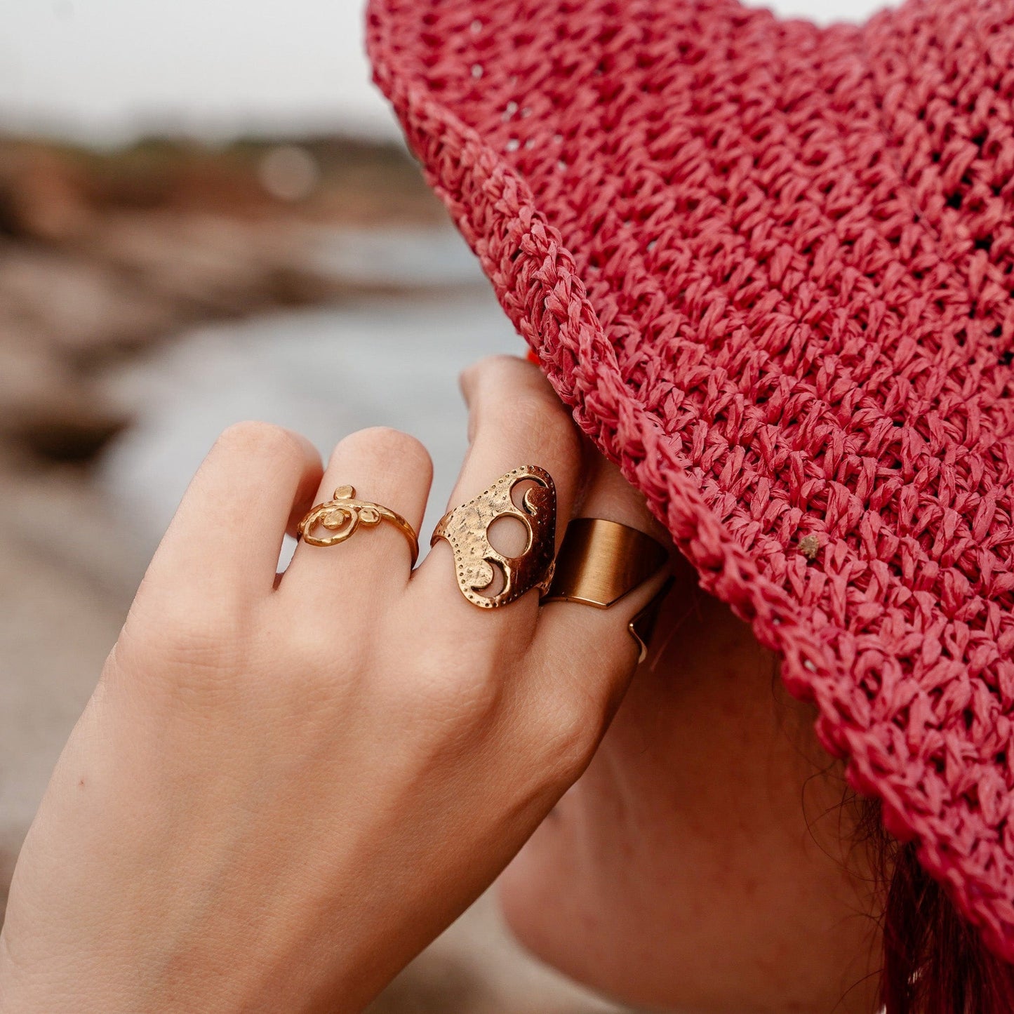 Rings Pebble Glow Ring